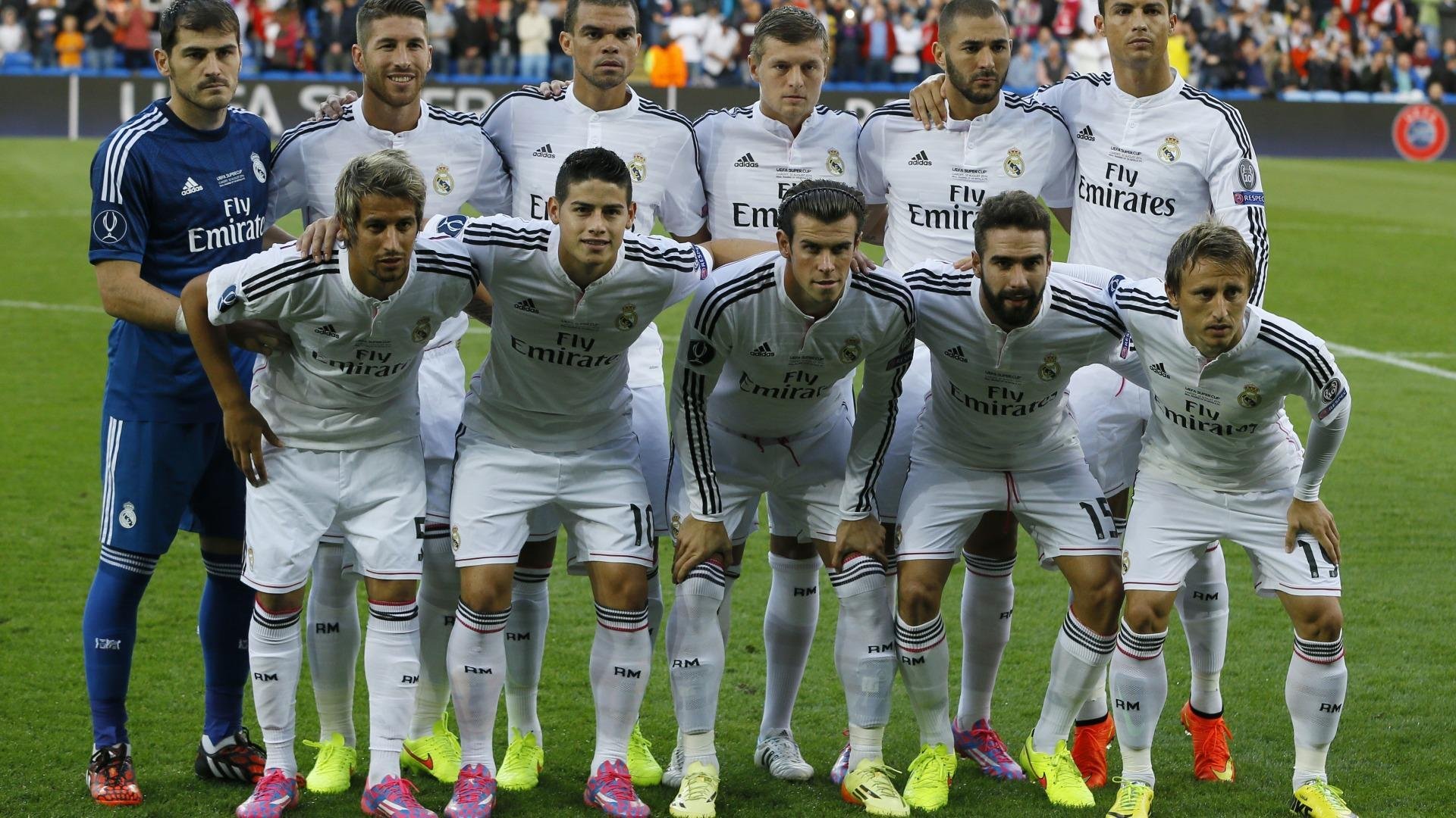 《电竞产业链升级：从硬件到软件的全方位布局》，电竞产业的发展和前景